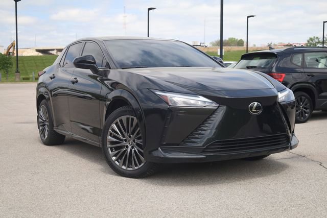 Used 2023 Lexus RZ 450e Premium w/ Accessory Package (2T) AWD/4WD image 2