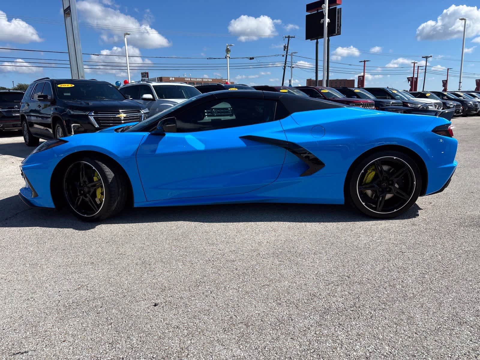 Used 2023 Chevrolet Corvette Stingray Premium Conv w/ Z51 Performance Package RWD image 8