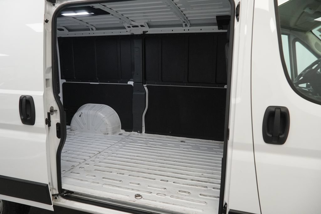 Used 2025 RAM ProMaster 2500 w/ Convenience Group FWD image 43