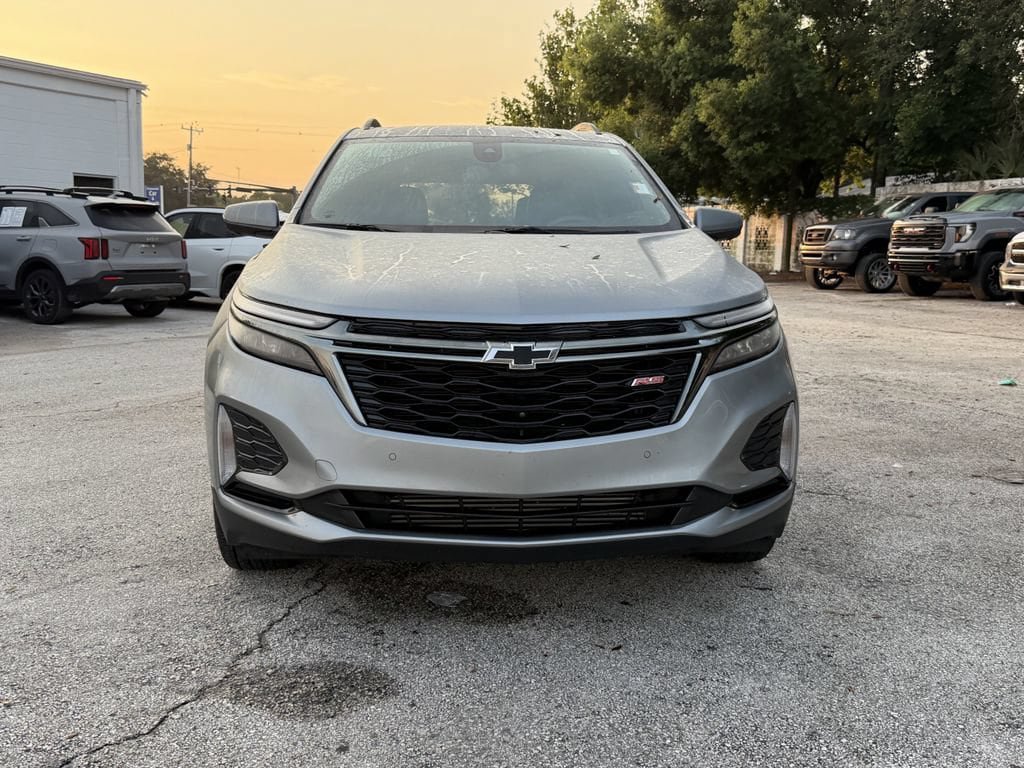 Used 2023 Chevrolet Equinox RS w/ RS Leather Package FWD image 3