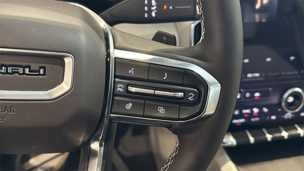 Used 2024 GMC Acadia Denali image 34