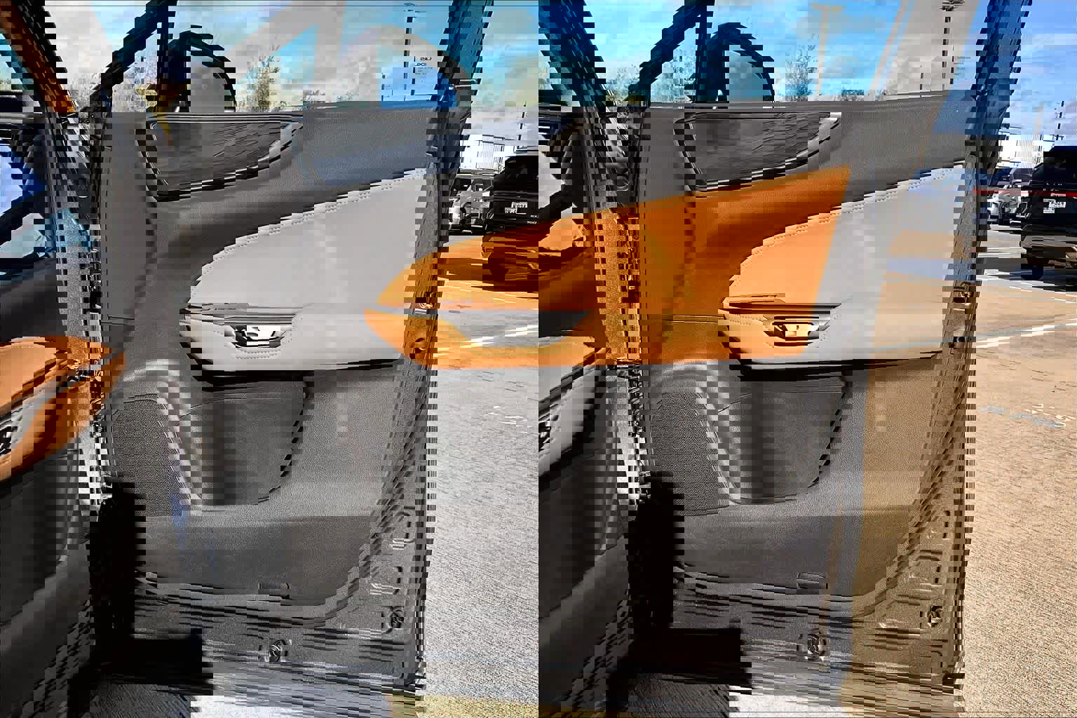 Certified 2025 Lexus NX 250 FWD w/ Premium Package image 22