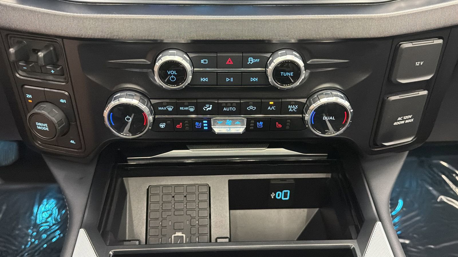 Used 2026 Ford F450 Platinum w/ FX4 Off-Road Package image 25