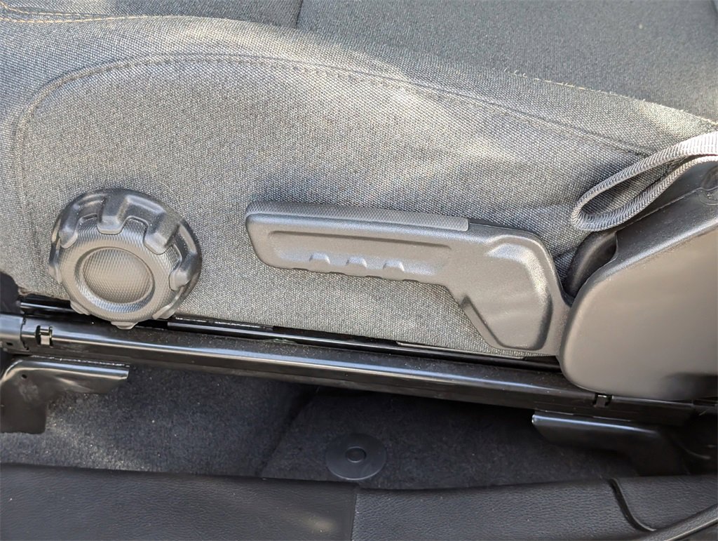 Used 2025 Jeep Wrangler Sport S image 14