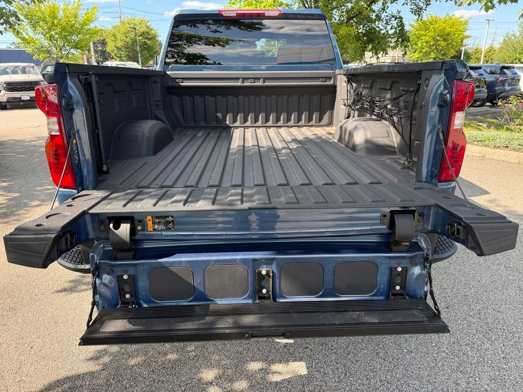 Used 2025 Chevrolet Silverado 2500 Custom w/ Custom Convenience Package AWD/4WD image 11