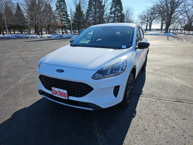 Used 2020 Ford Escape SE Sport image 2