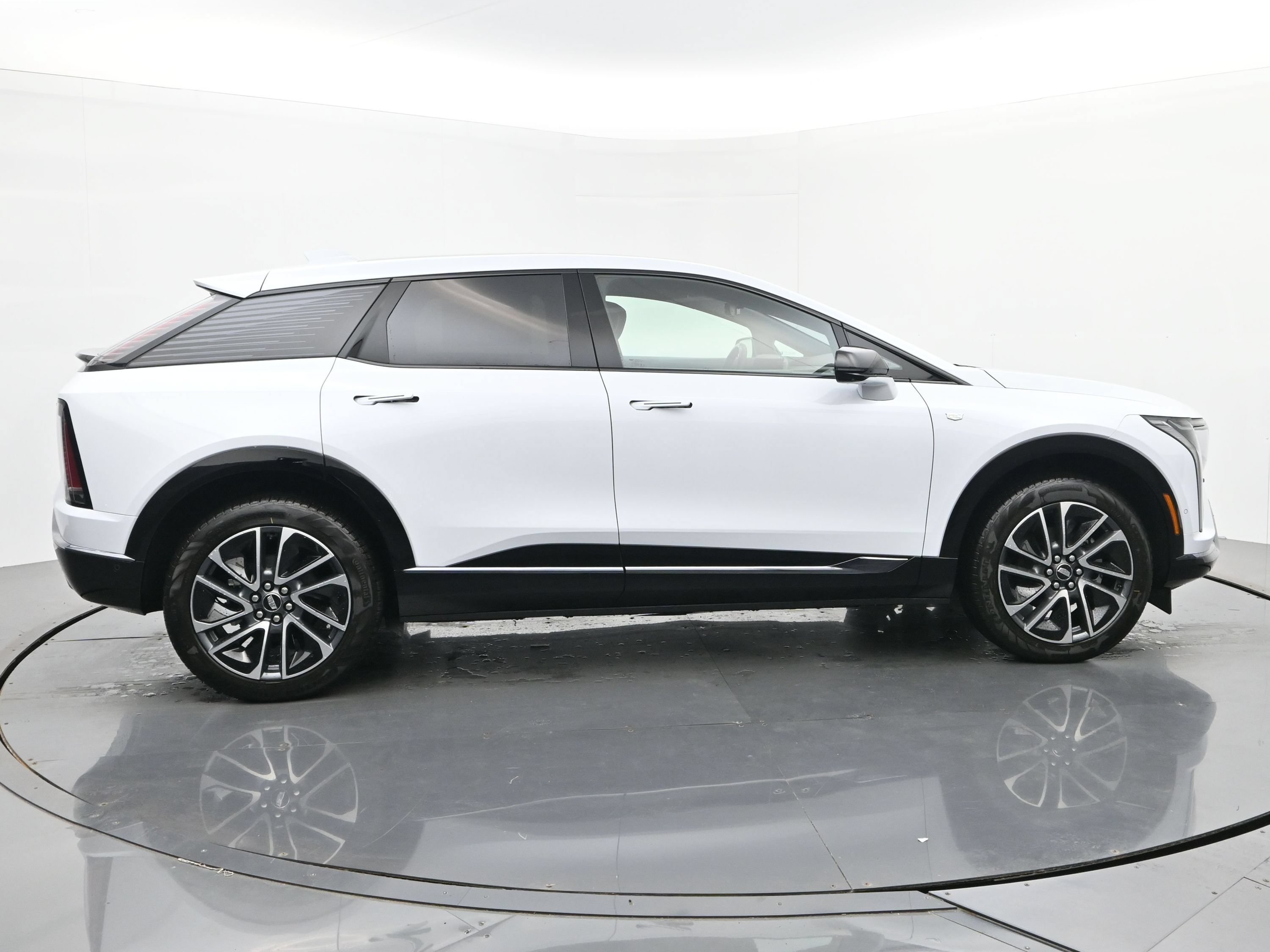New 2026 Cadillac Optiq Sport 2 AWD/4WD image 6