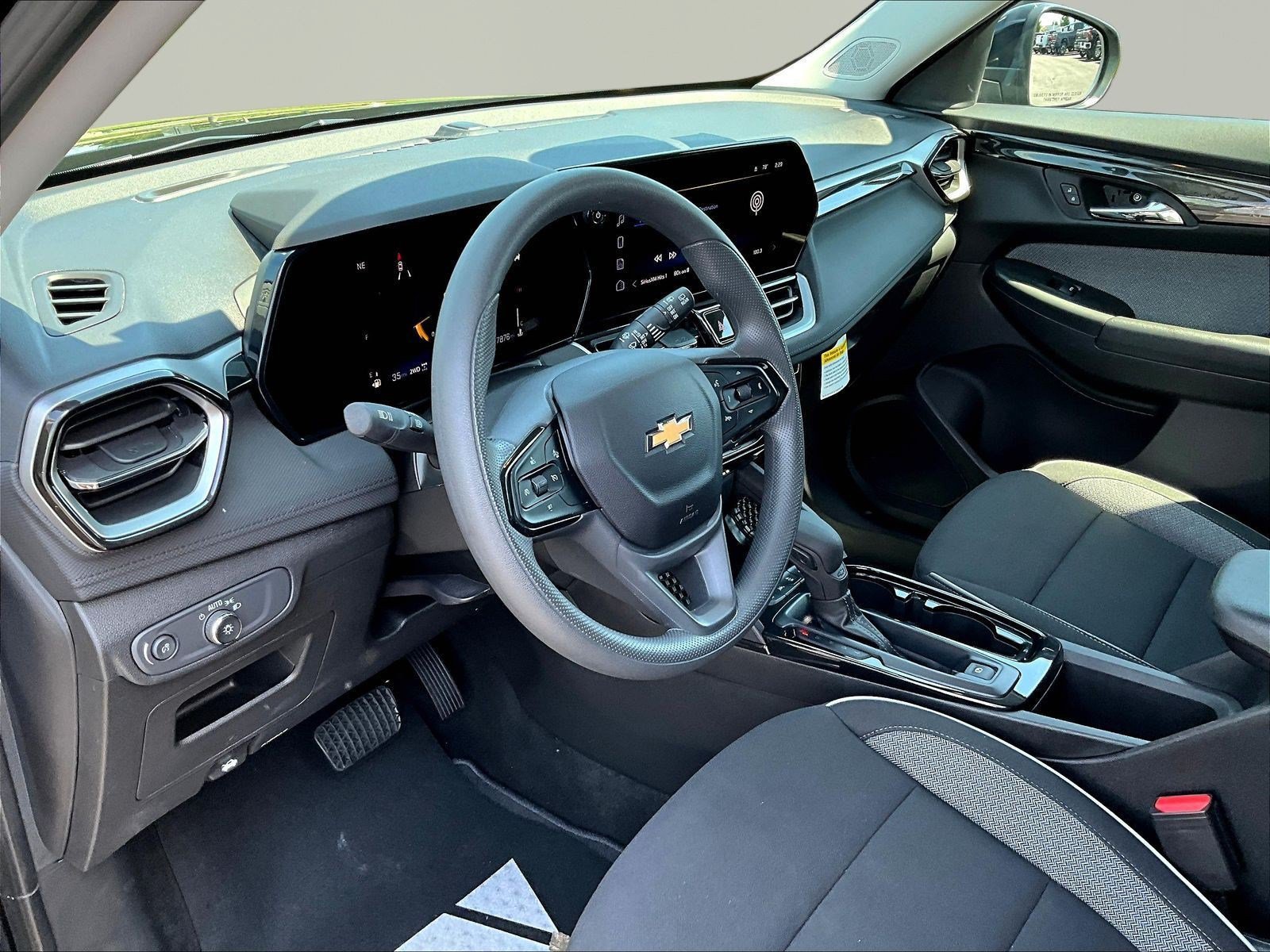 Used 2026 Chevrolet TrailBlazer LT AWD/4WD image 16