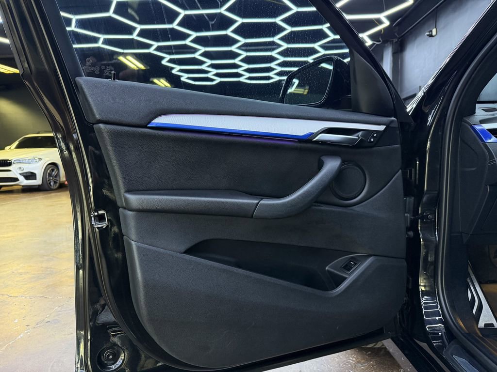 Used 2020 BMW X1 xDrive28i w/ M Sport Package image 12