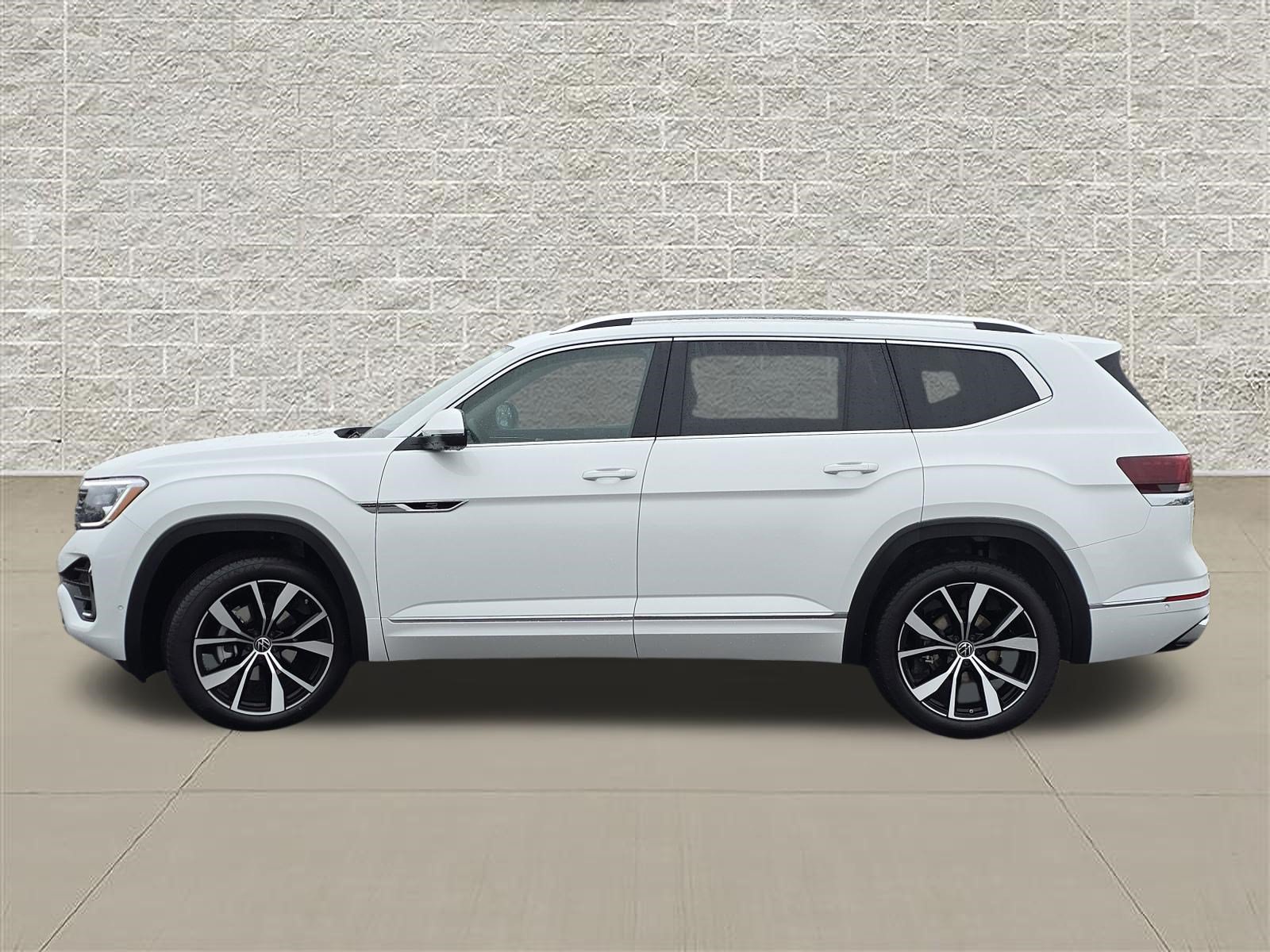 New 2026 Volkswagen Atlas SEL Premium R-Line AWD/4WD image 4