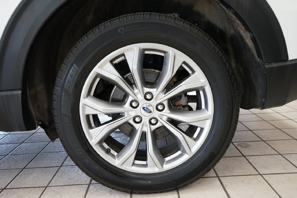 Used 2023 Ford Explorer XLT w/ Equipment Group 202A AWD/4WD image 59
