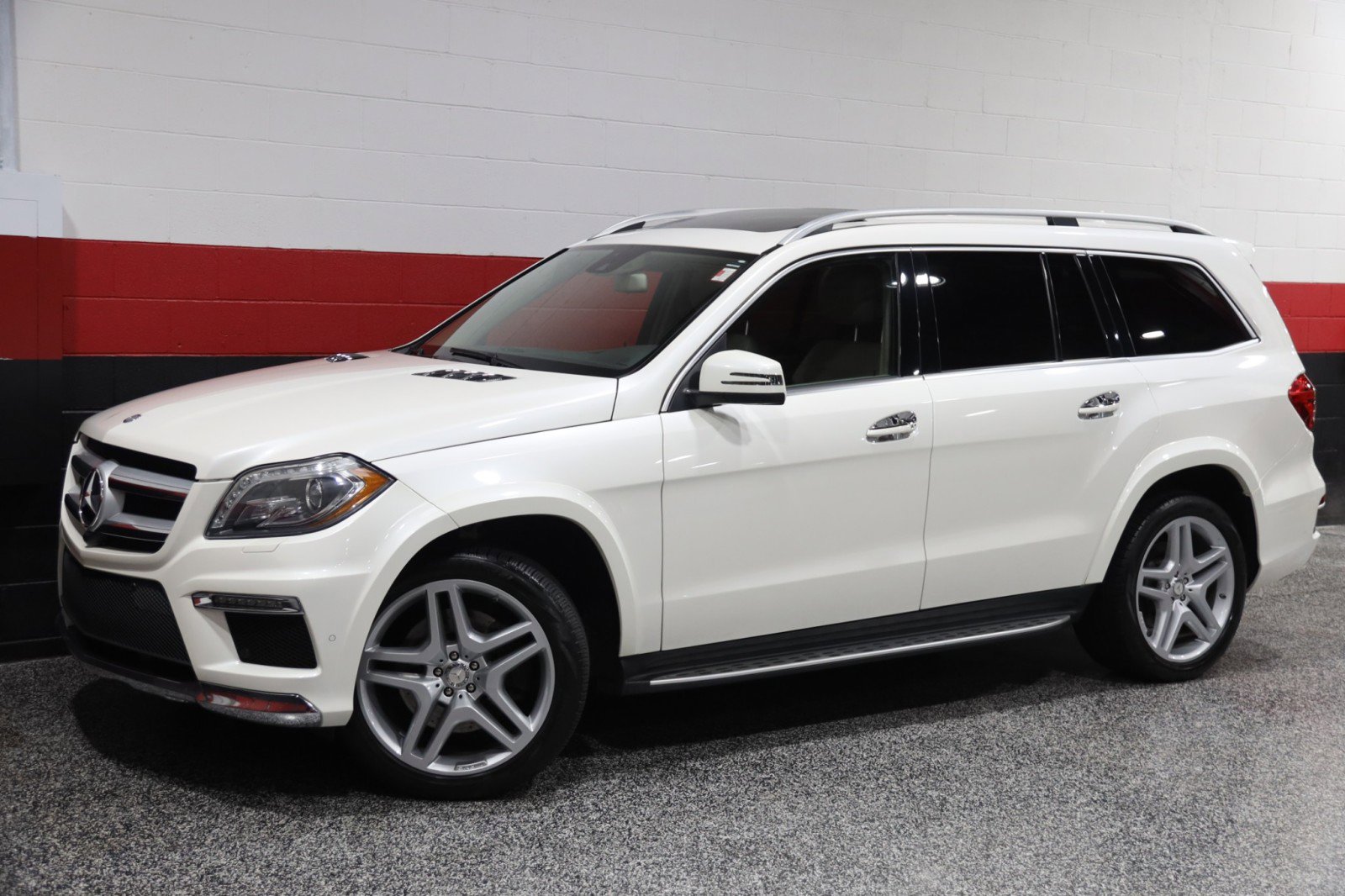 Used 2013 Mercedes-Benz GL 550 4MATIC AMG Sport 4dr Suv image 17
