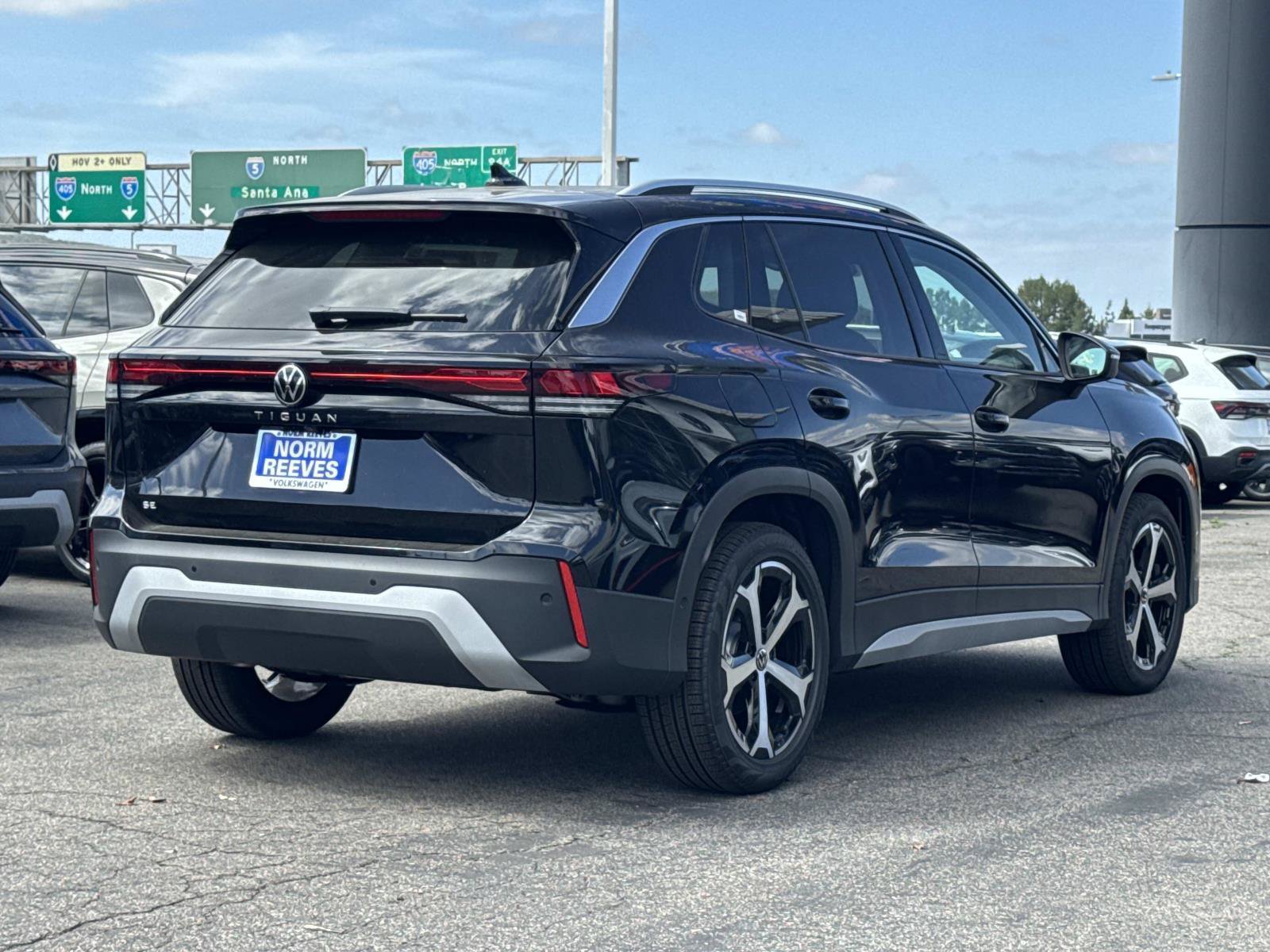 New 2026 Volkswagen Tiguan SE FWD image 5