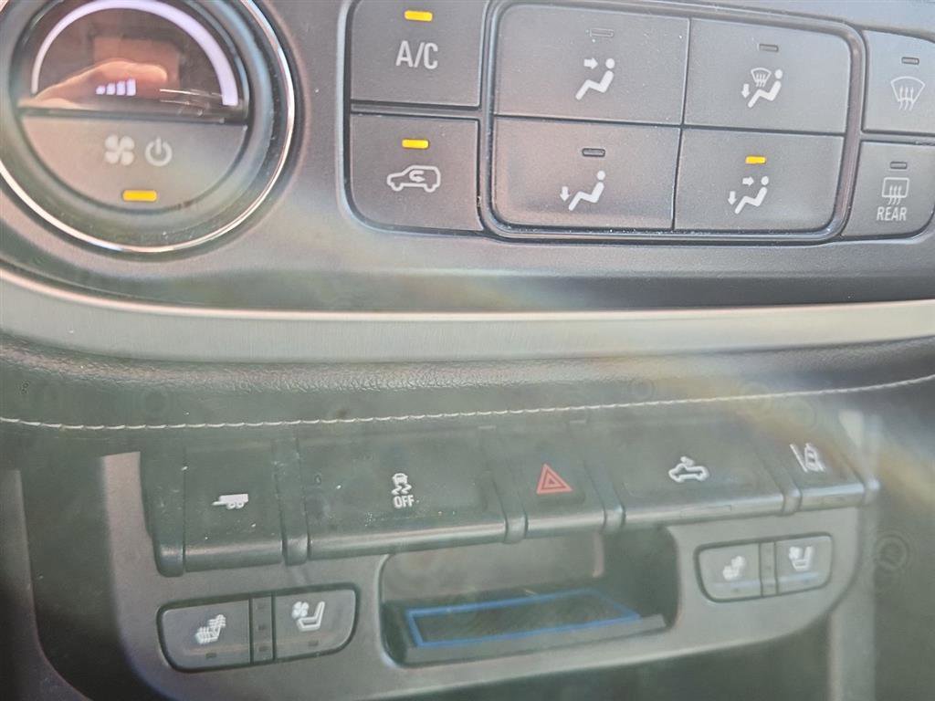 Used 2018 GMC Canyon Denali image 16