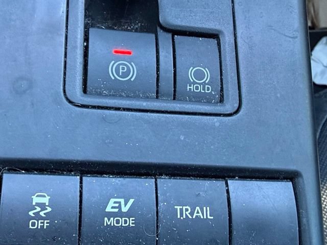 Used 2022 Toyota Highlander LE AWD/4WD image 24
