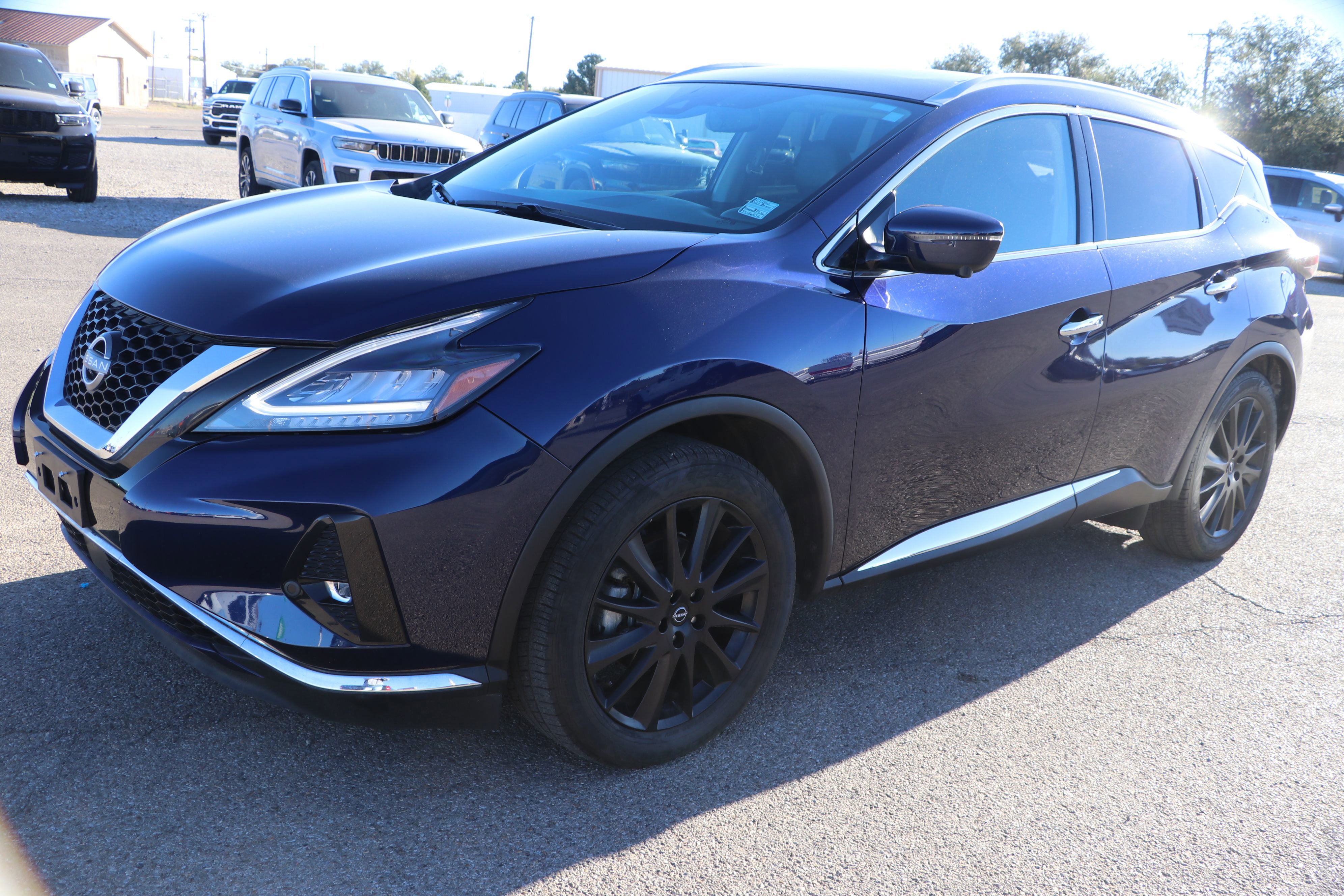 Used 2023 Nissan Murano Platinum image 3