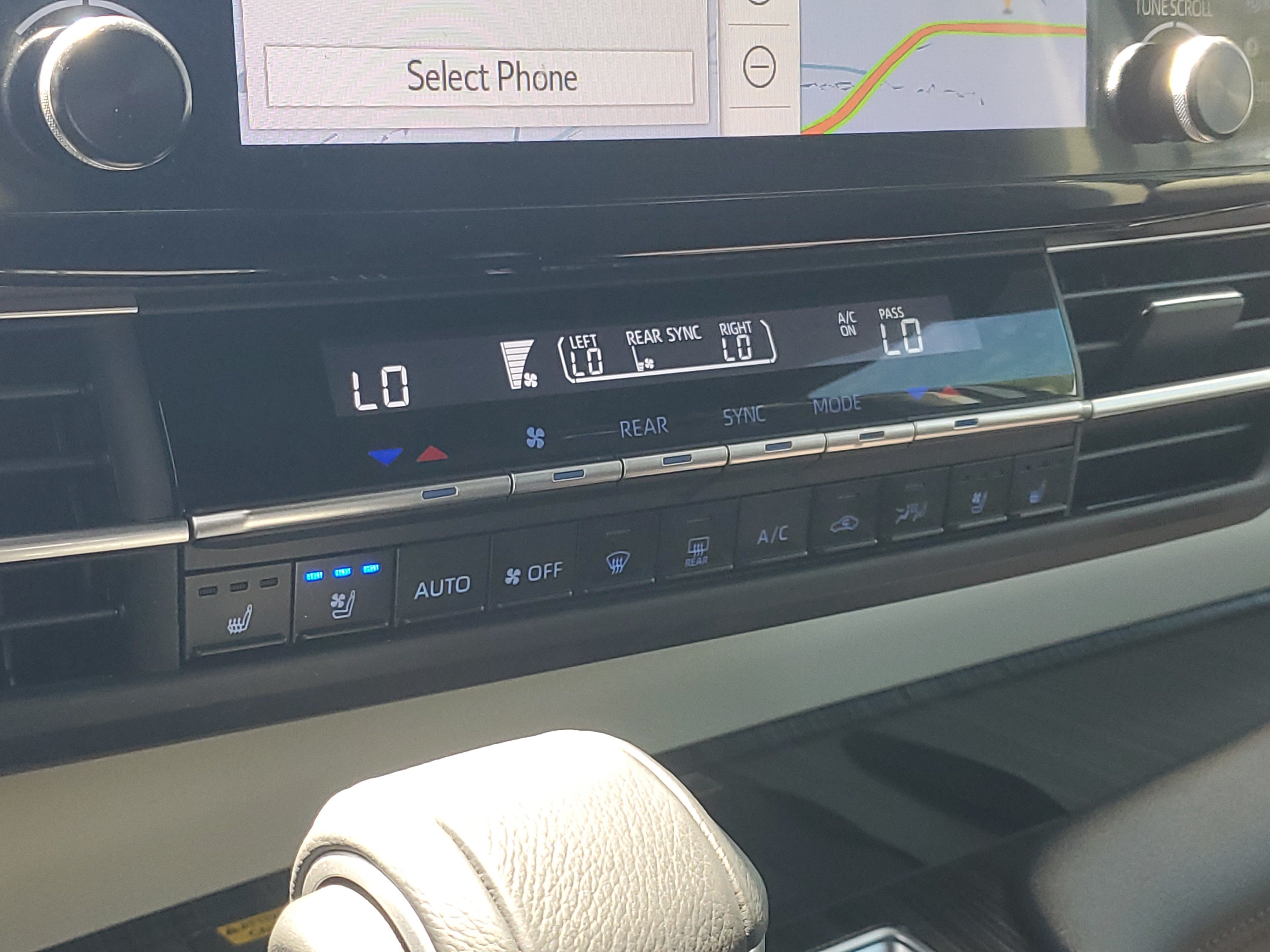 Certified 2023 Toyota Sienna Platinum FWD image 27
