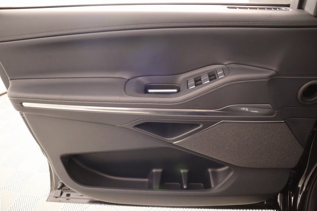 New 2025 Lincoln Navigator Reserve image 17