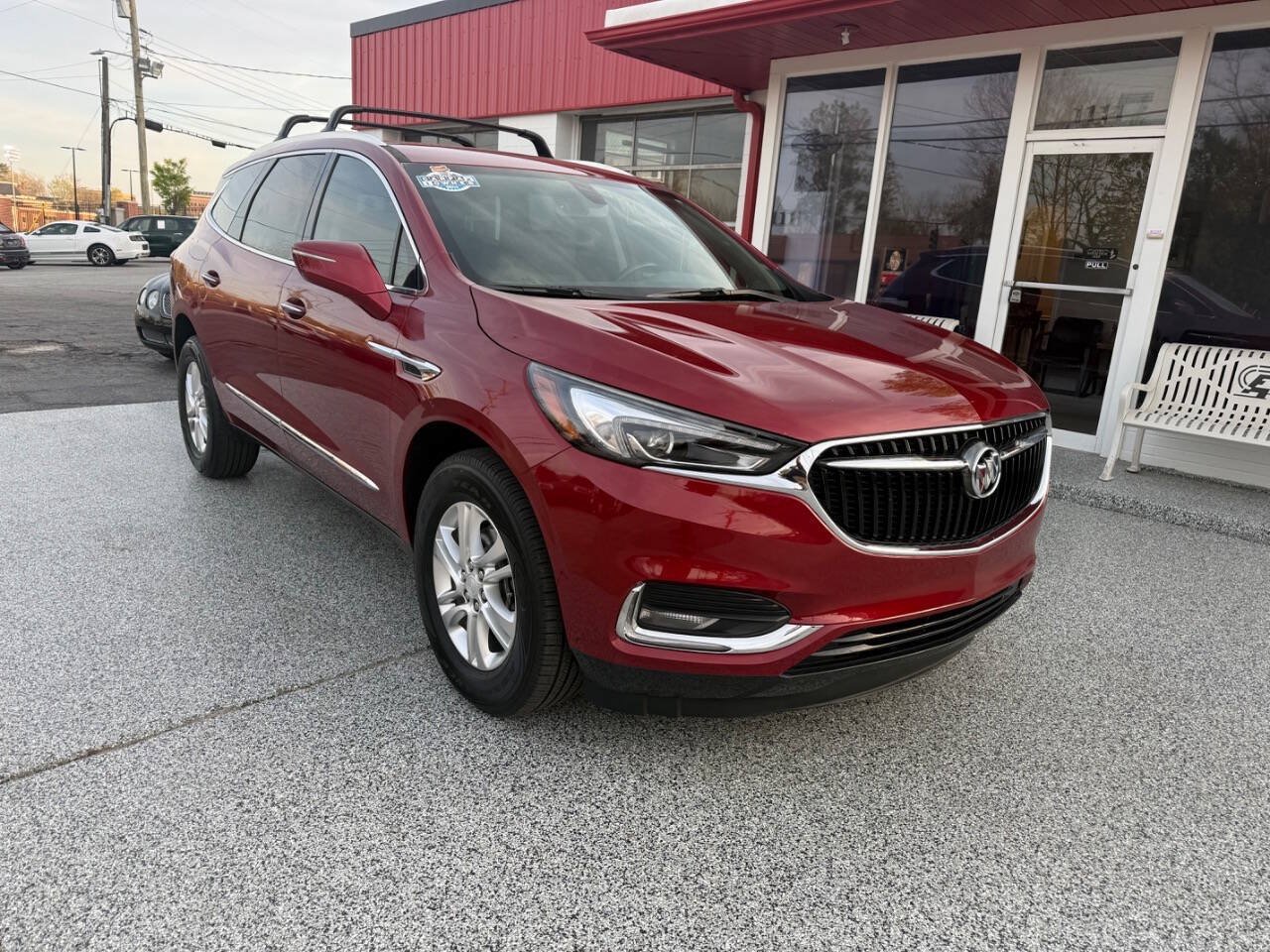 Used 2019 Buick Enclave Essence FWD image 2