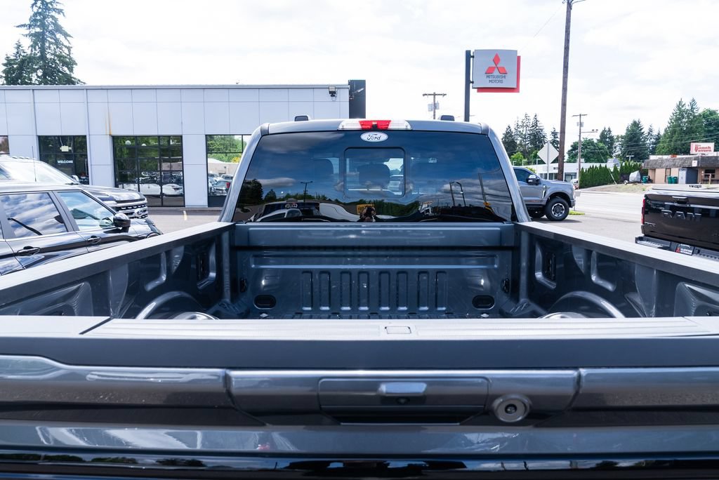 Used 2026 Ford F350 Platinum w/ FX4 Off-Road Package AWD/4WD image 7