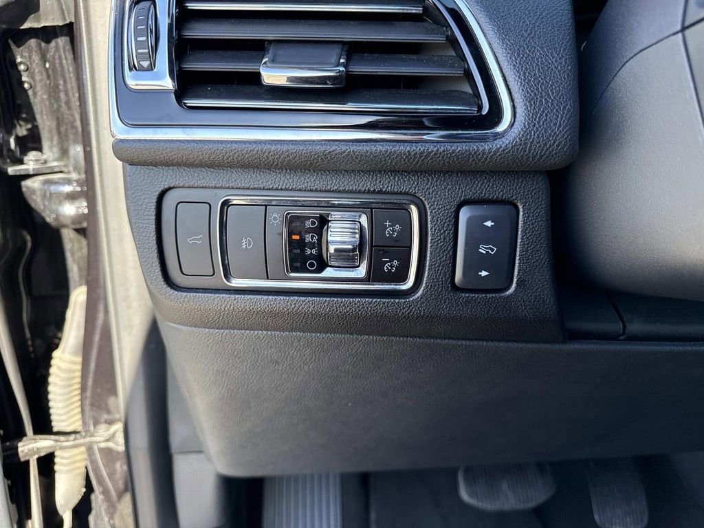 Used 2024 Lincoln Navigator L 4WD image 12