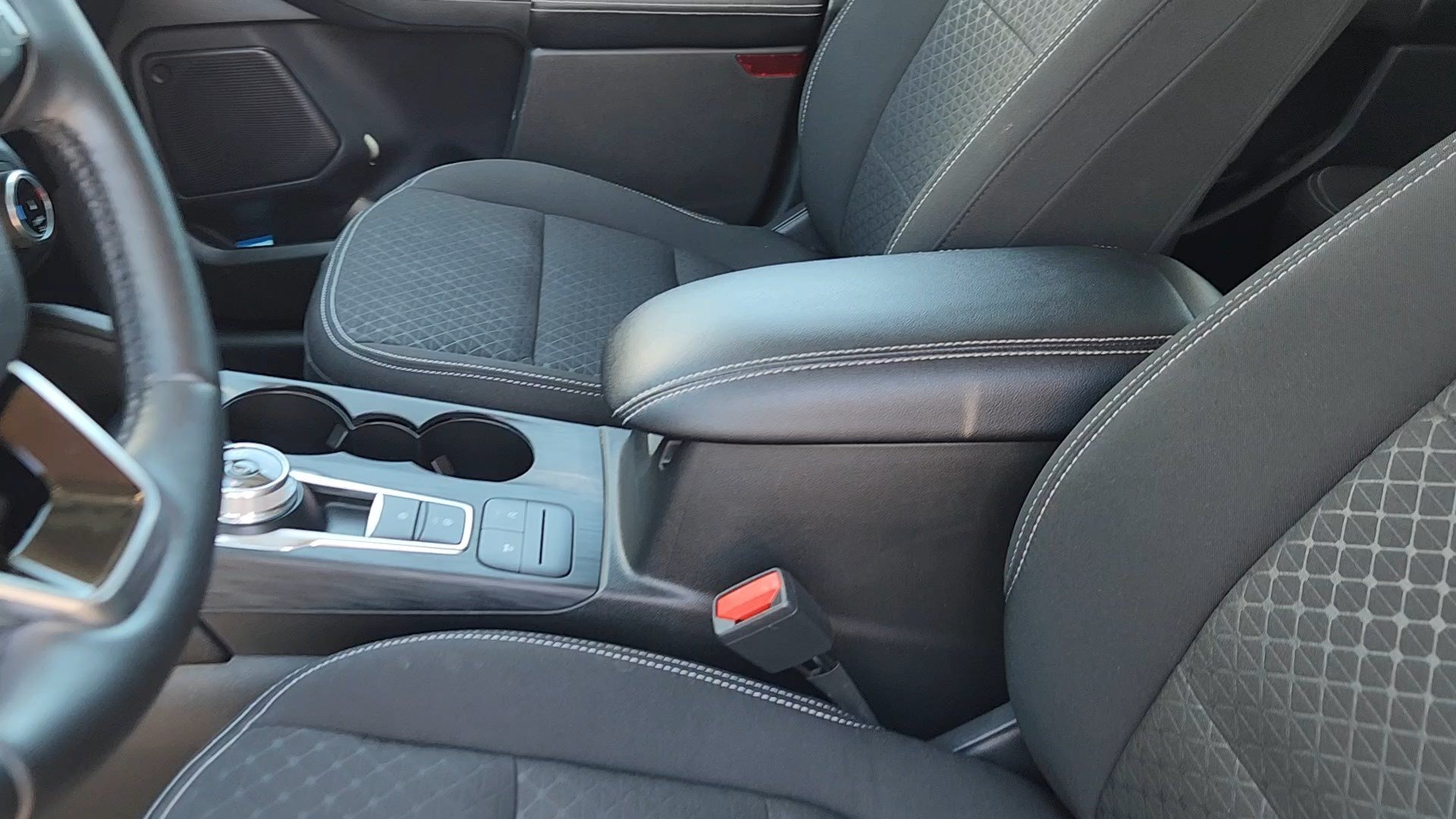 Certified 2024 Ford Escape Active AWD/4WD image 27
