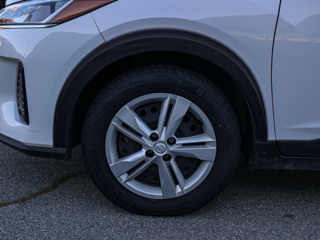 Used 2024 Nissan Kicks S FWD image 11