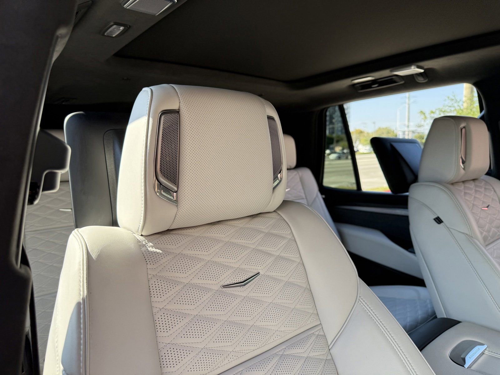 Used 2026 Cadillac Escalade V w/ LPO, ONYX Package image 20