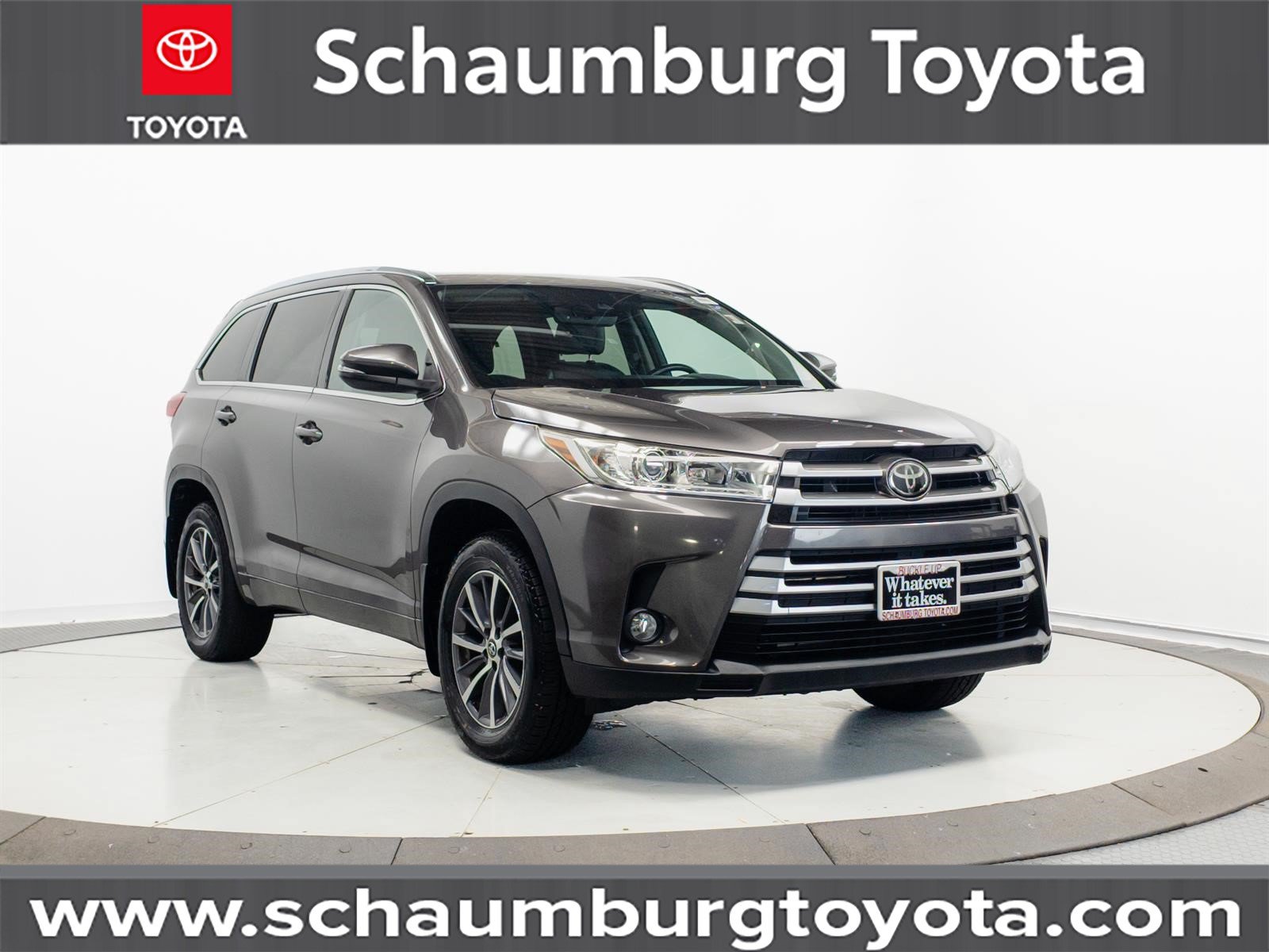 Used 2017 Toyota Highlander XLE AWD/4WD video 1