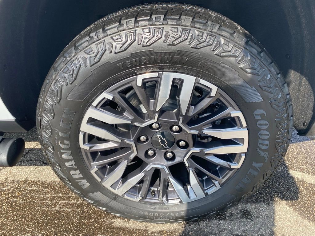 New 2026 Chevrolet Suburban Z71 w/ Comfort Package image 35