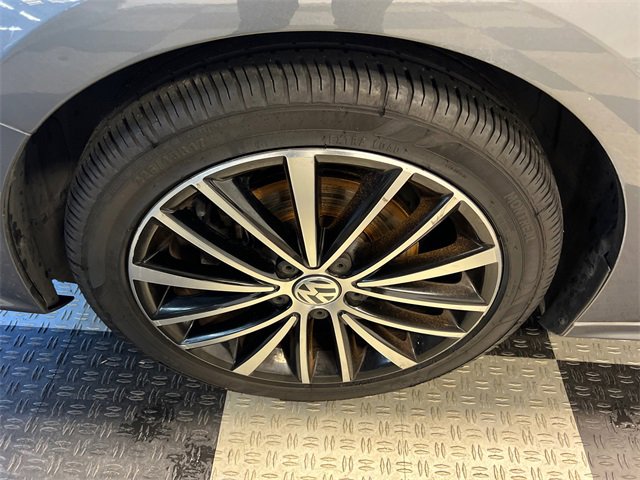 Used 2016 Volkswagen Jetta Sport image 9