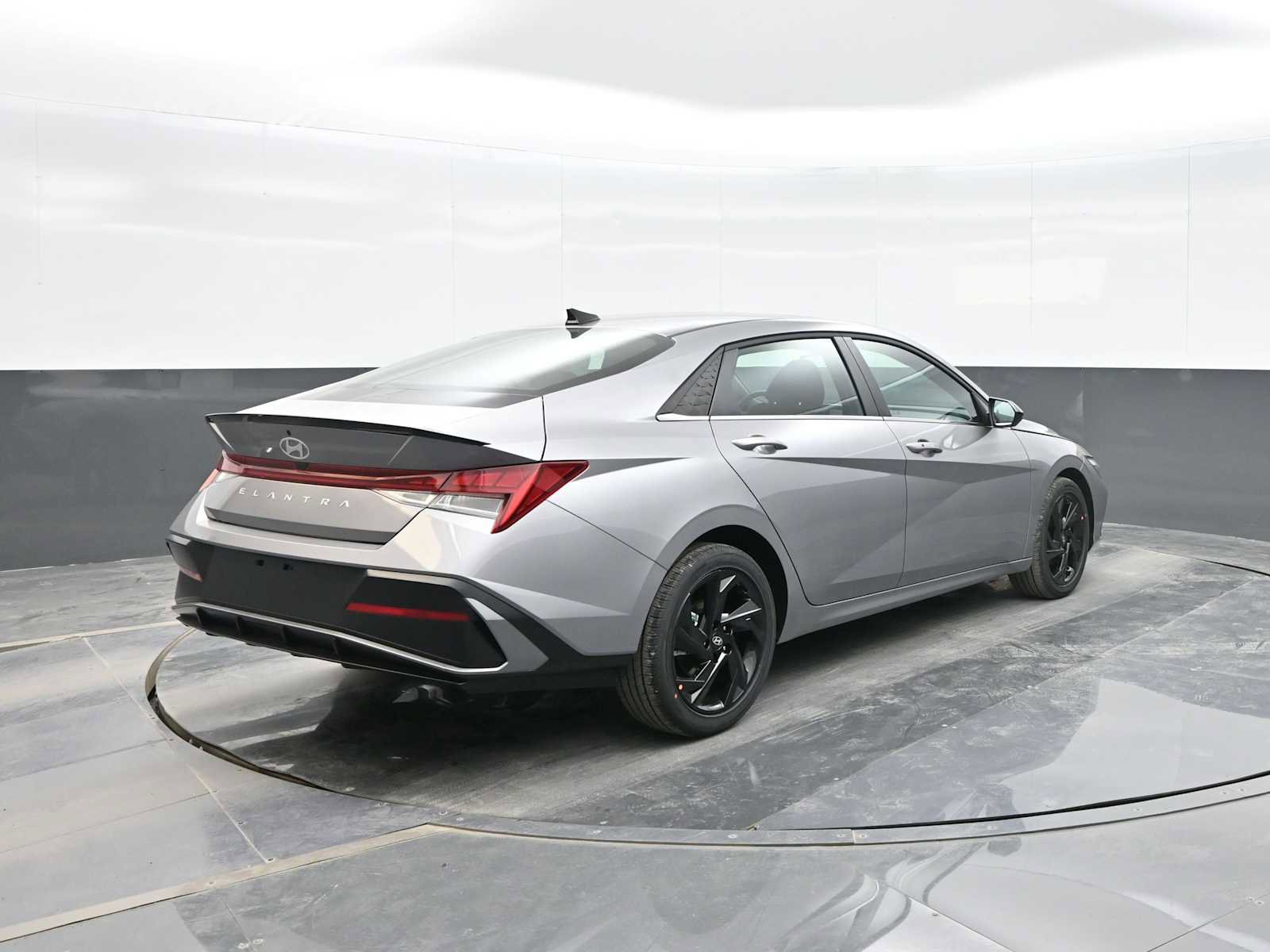 New 2026 Hyundai Elantra SEL Sport Premium image 7