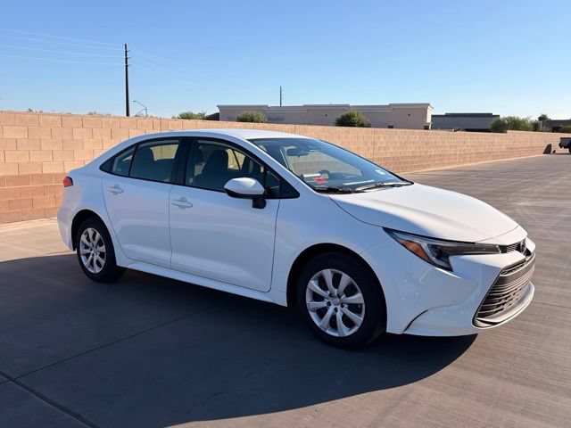 Used 2026 Toyota Corolla LE FWD image 4