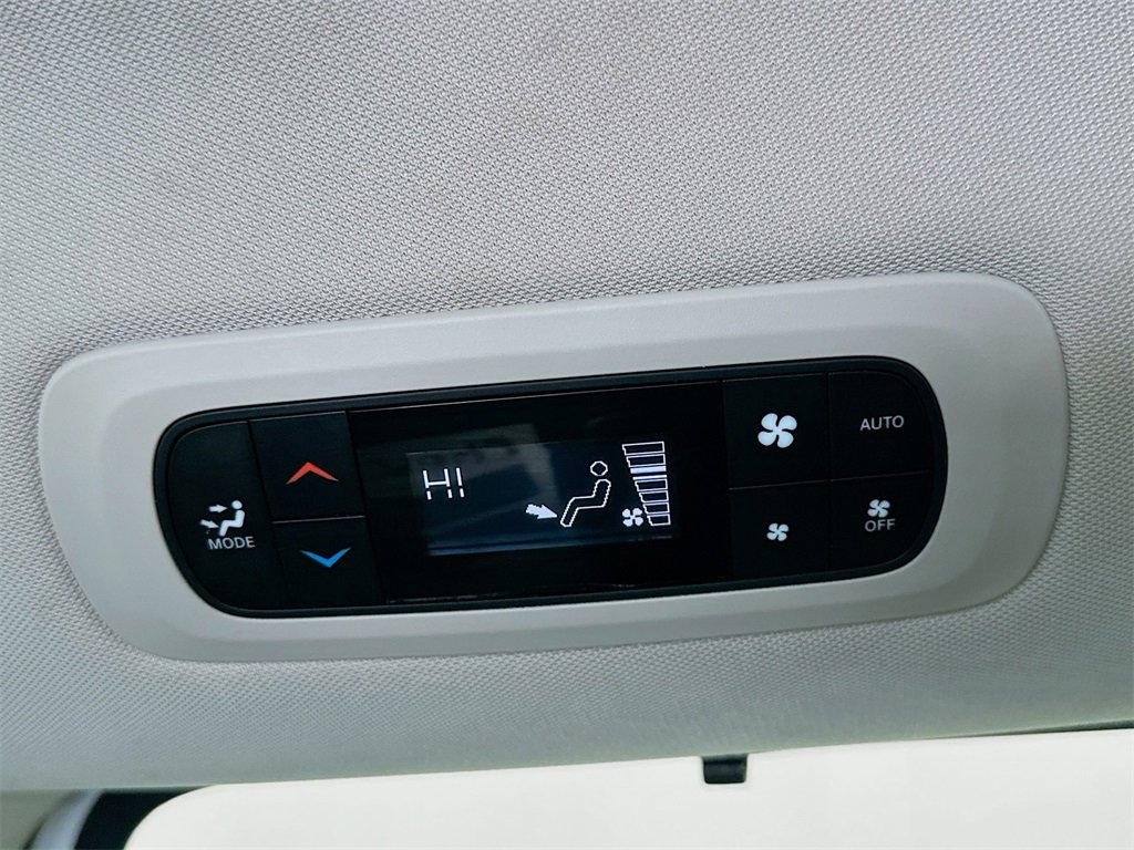 Used 2018 Chrysler Pacifica Touring Plus w/ Tire & Wheel Group image 25