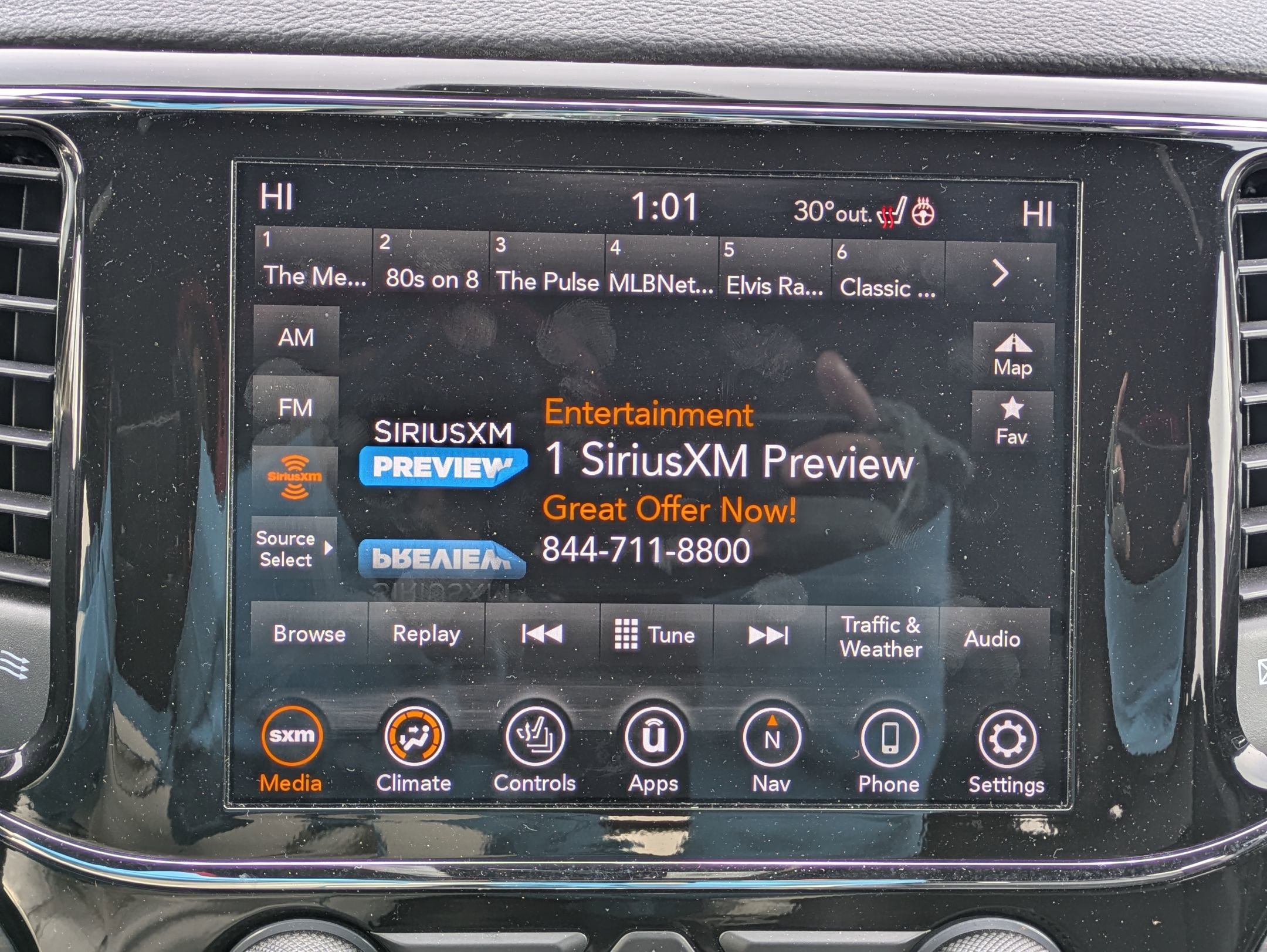 Used 2022 Jeep Grand Cherokee Laredo X image 12