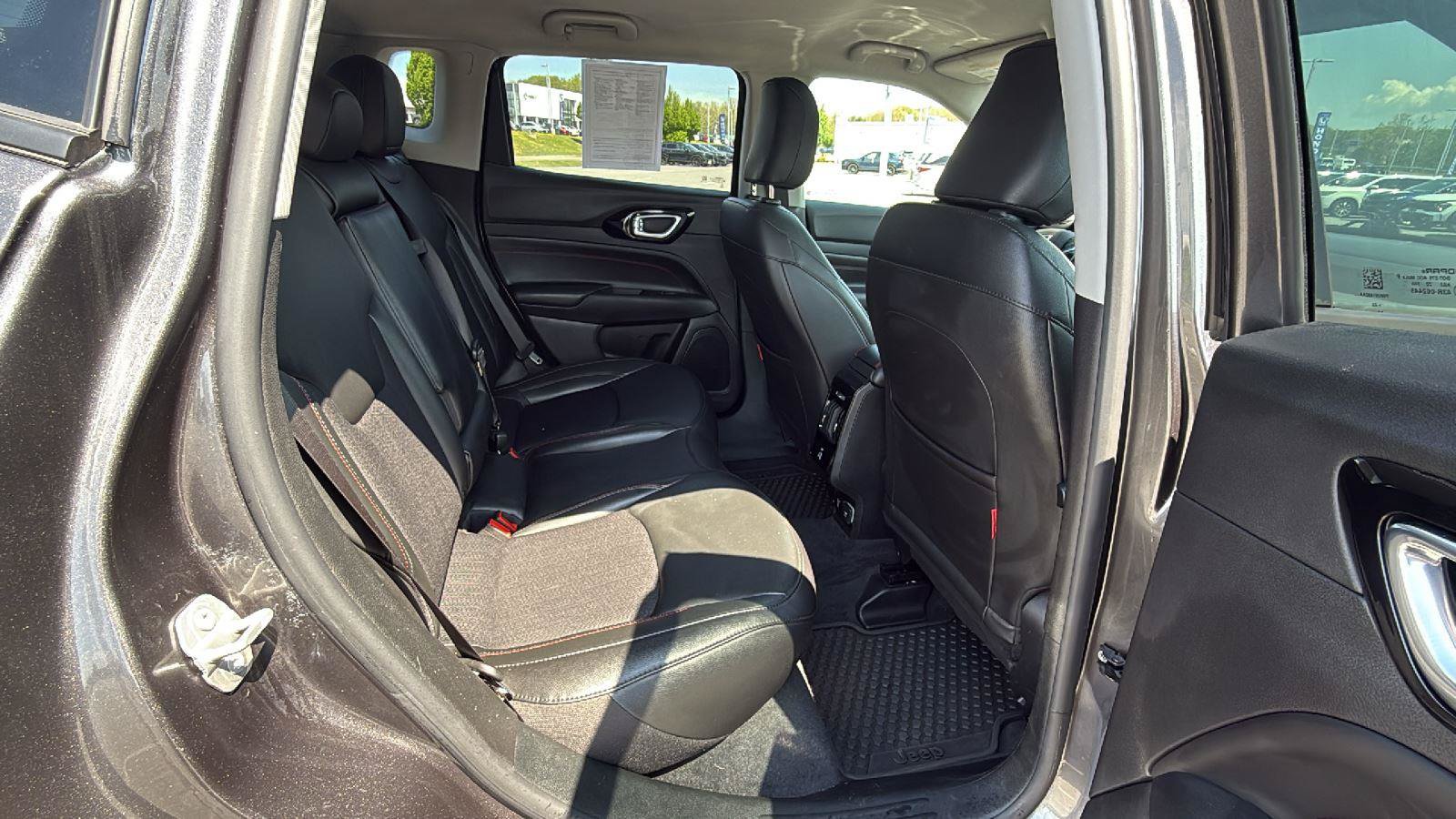 Used 2022 Jeep Compass Trailhawk w/ Trailhawk Convenience Group AWD/4WD image 19