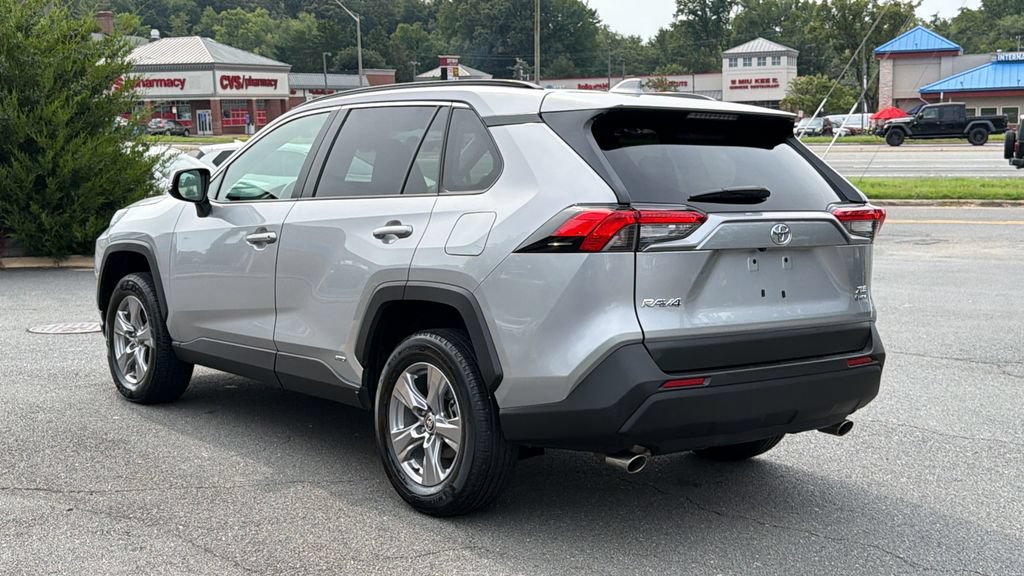 Used 2025 Toyota RAV4 XLE AWD/4WD image 3