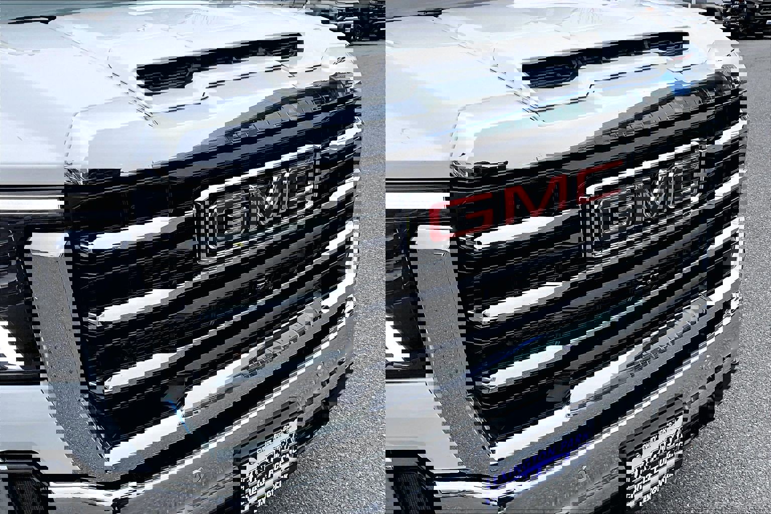 Used 2025 GMC Sierra 3500 SLT w/ SLT Premium Package image 32