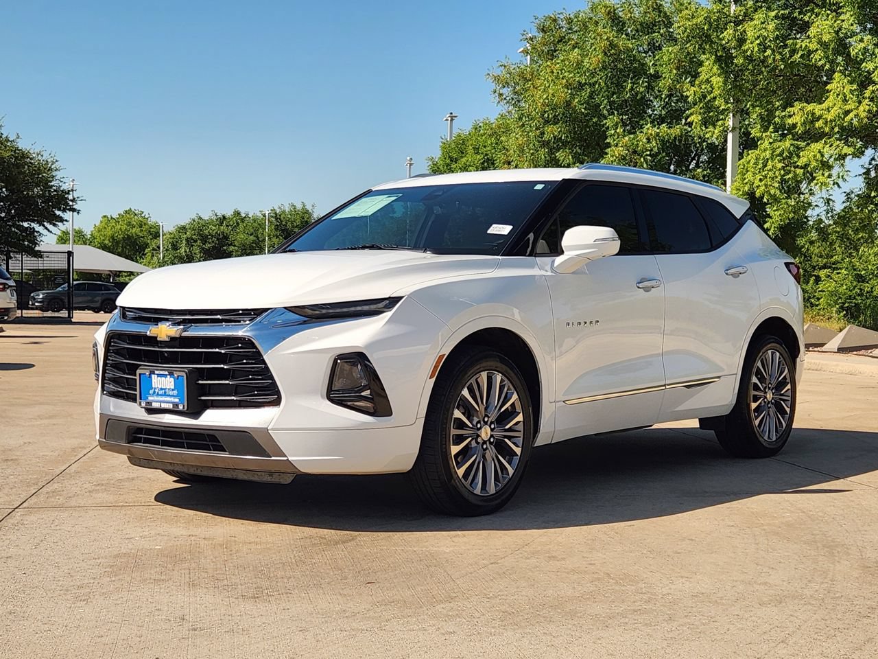 Used 2019 Chevrolet Blazer Premier w/ Driver Confidence II Package FWD image 3