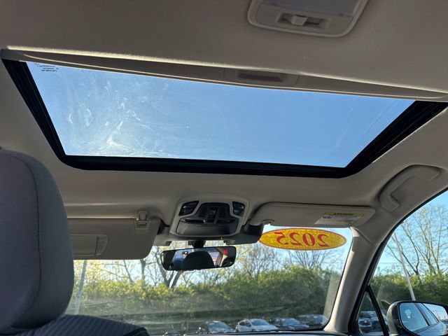 Used 2025 Subaru Legacy Premium image 18