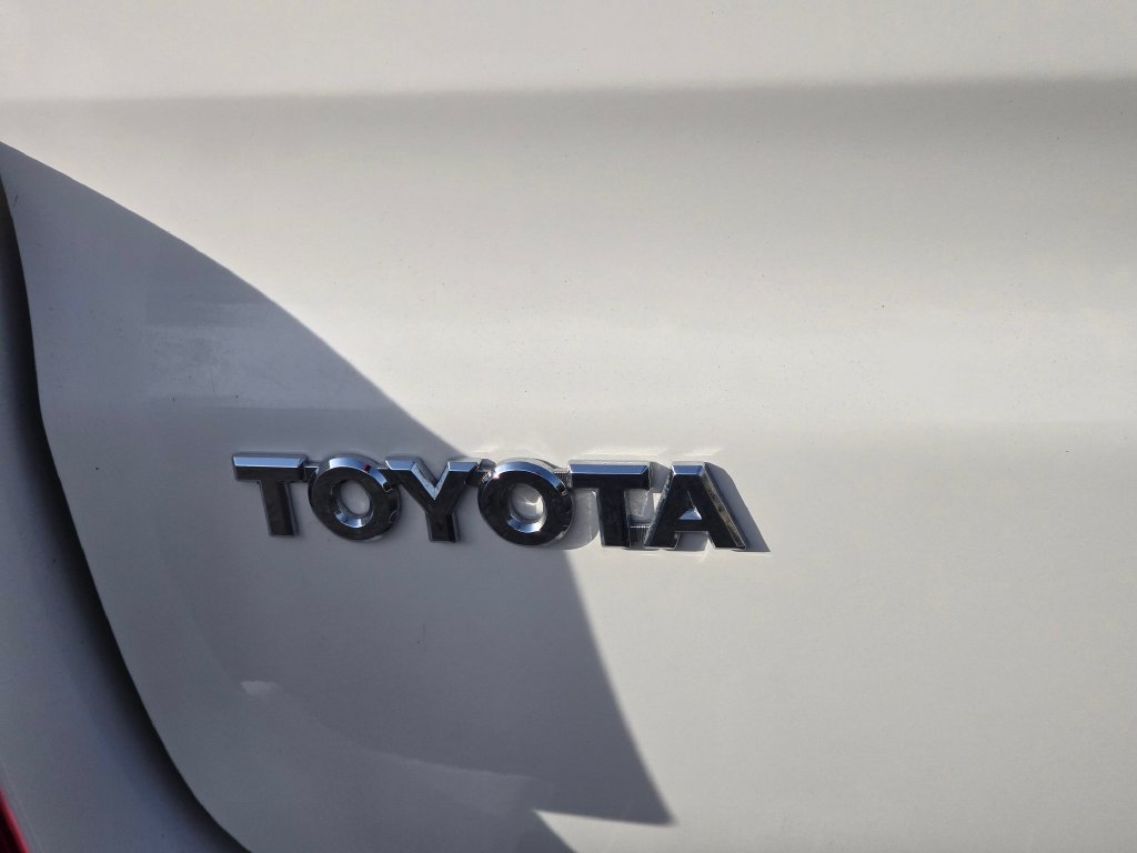 Used 2004 Toyota 4Runner Limited w/ Preferred Accessory Pkg AWD/4WD image 16