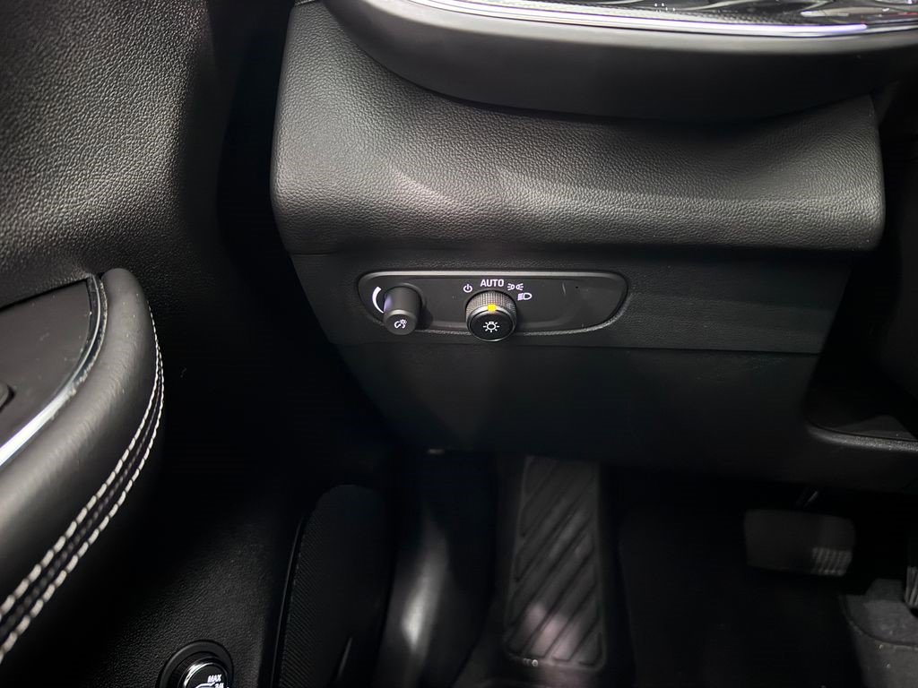 Certified 2023 Buick Envision Preferred image 21