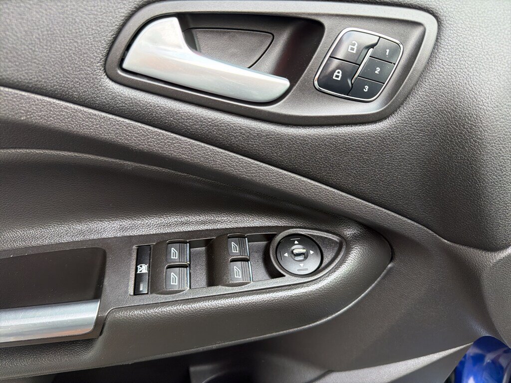 Used 2015 Ford Escape Titanium w/ Canadian Touring Package AWD/4WD image 18