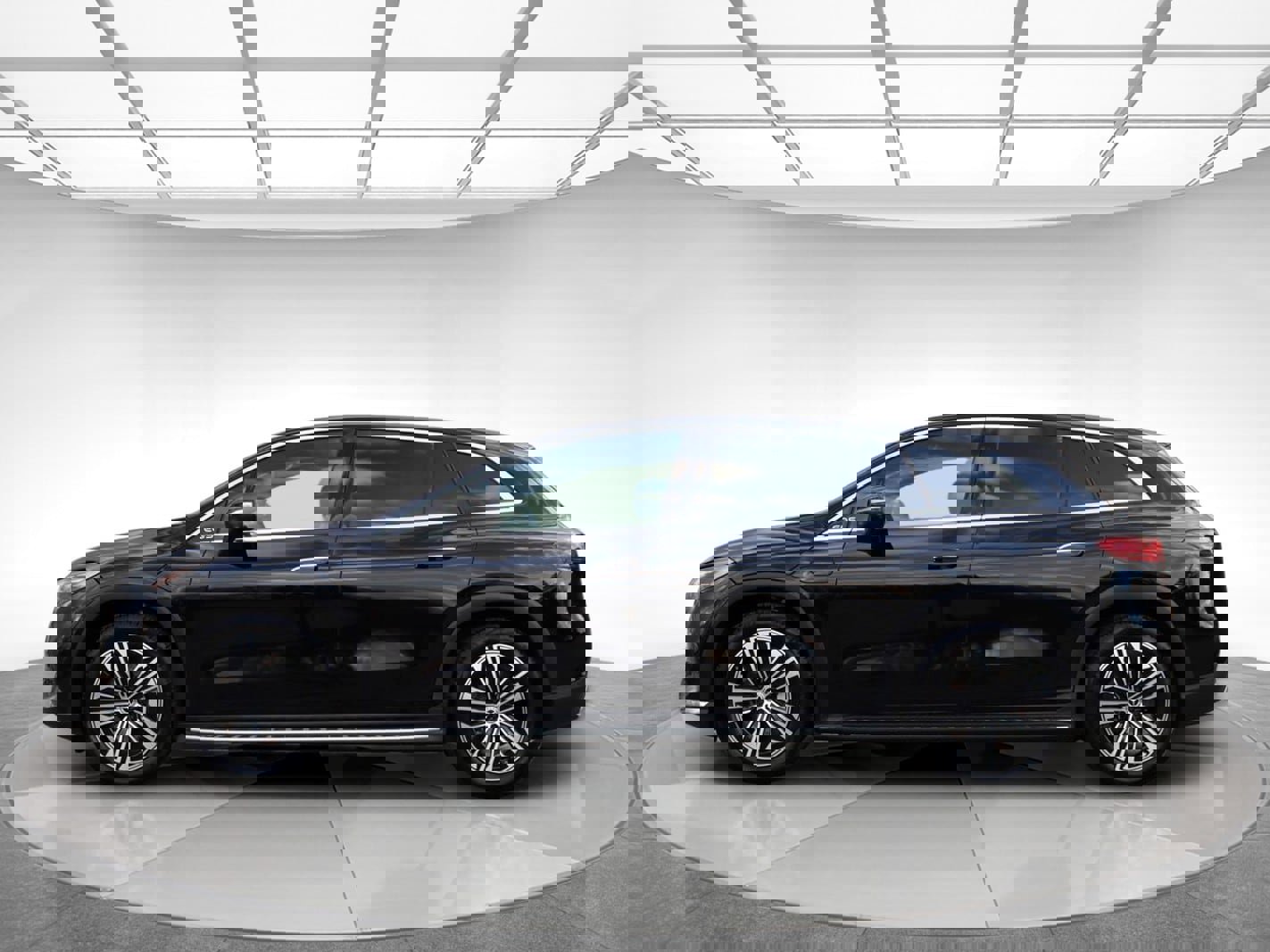 Used 2025 Mercedes-Benz EQS 450+ 4MATIC SUV w/ Winter Package image 5