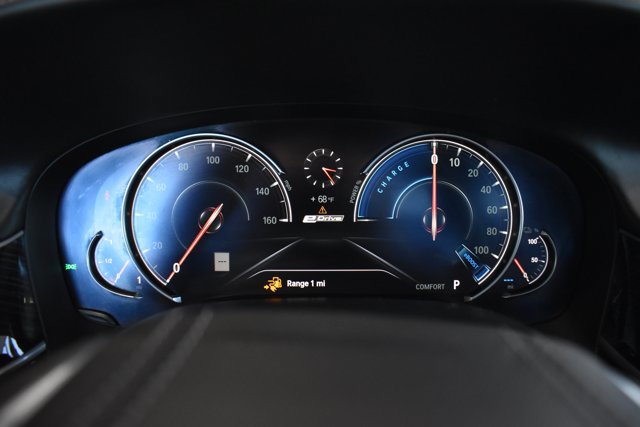 Used 2017 BMW 740e xDrive AWD/4WD image 19