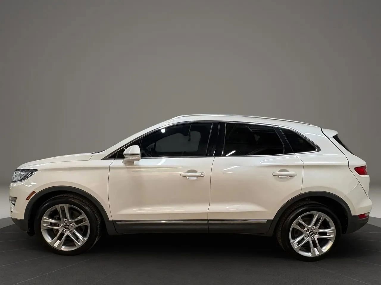 Used 2017 Lincoln MKC Reserve AWD/4WD image 5