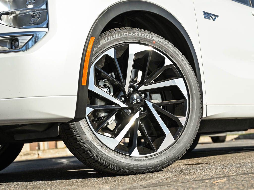 New 2025 Mitsubishi Outlander SEL image 6