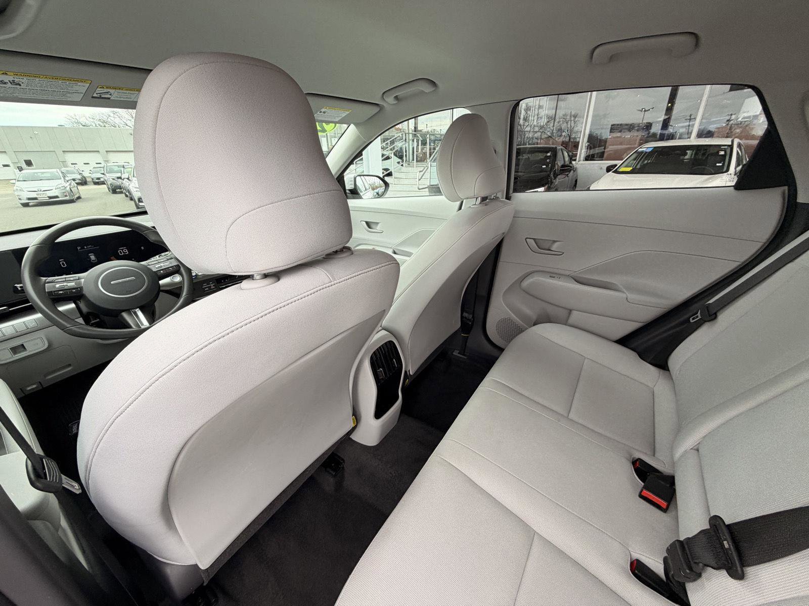 Used 2025 Hyundai Kona SEL image 28