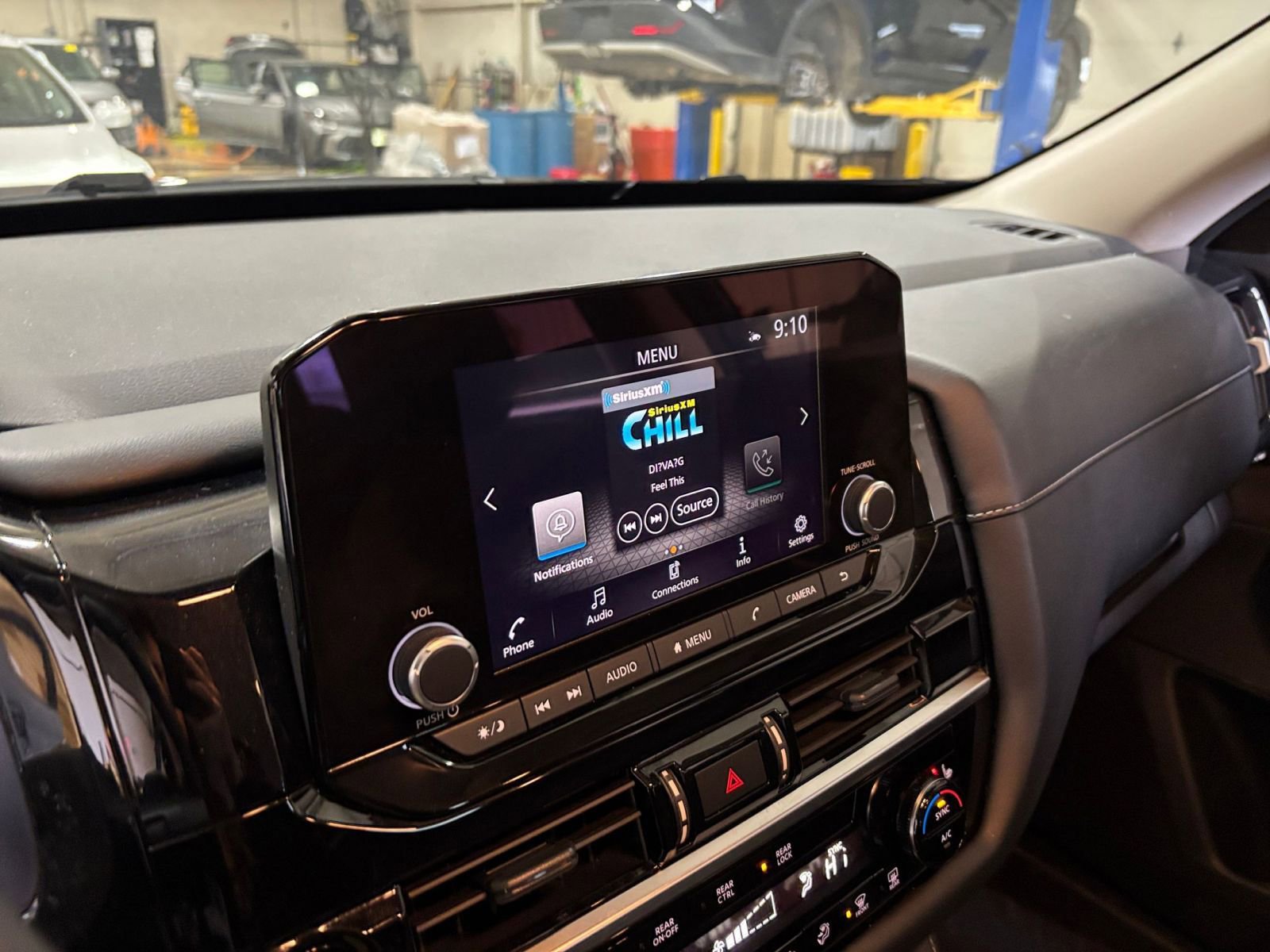 Used 2025 Nissan Pathfinder SV image 20