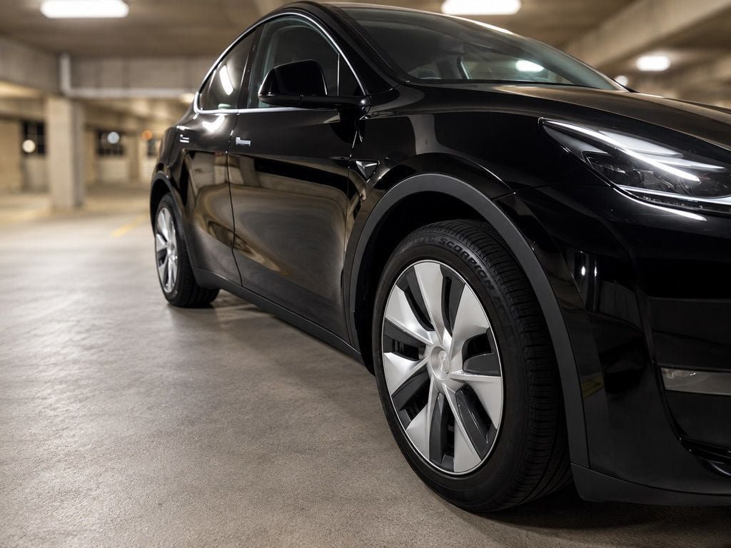 Used 2023 Tesla Model Y Long Range AWD/4WD image 7